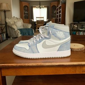 jordan 1 hyper royal size 8.5